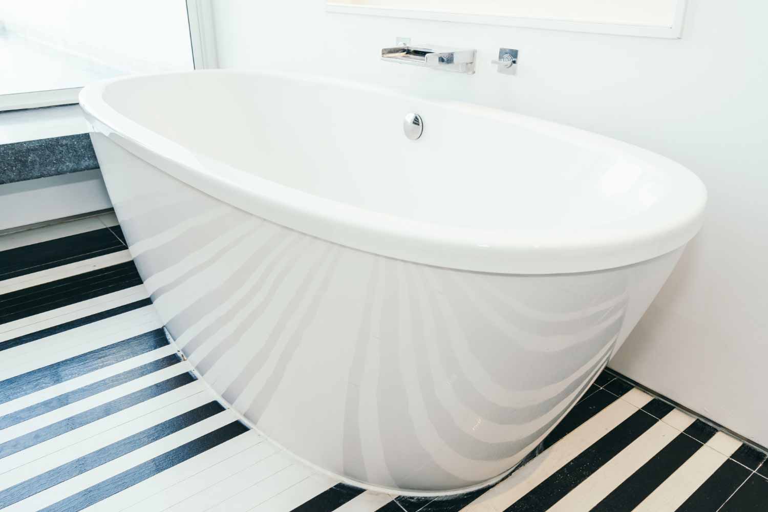 Guía para limpiar una bañera de porcelana